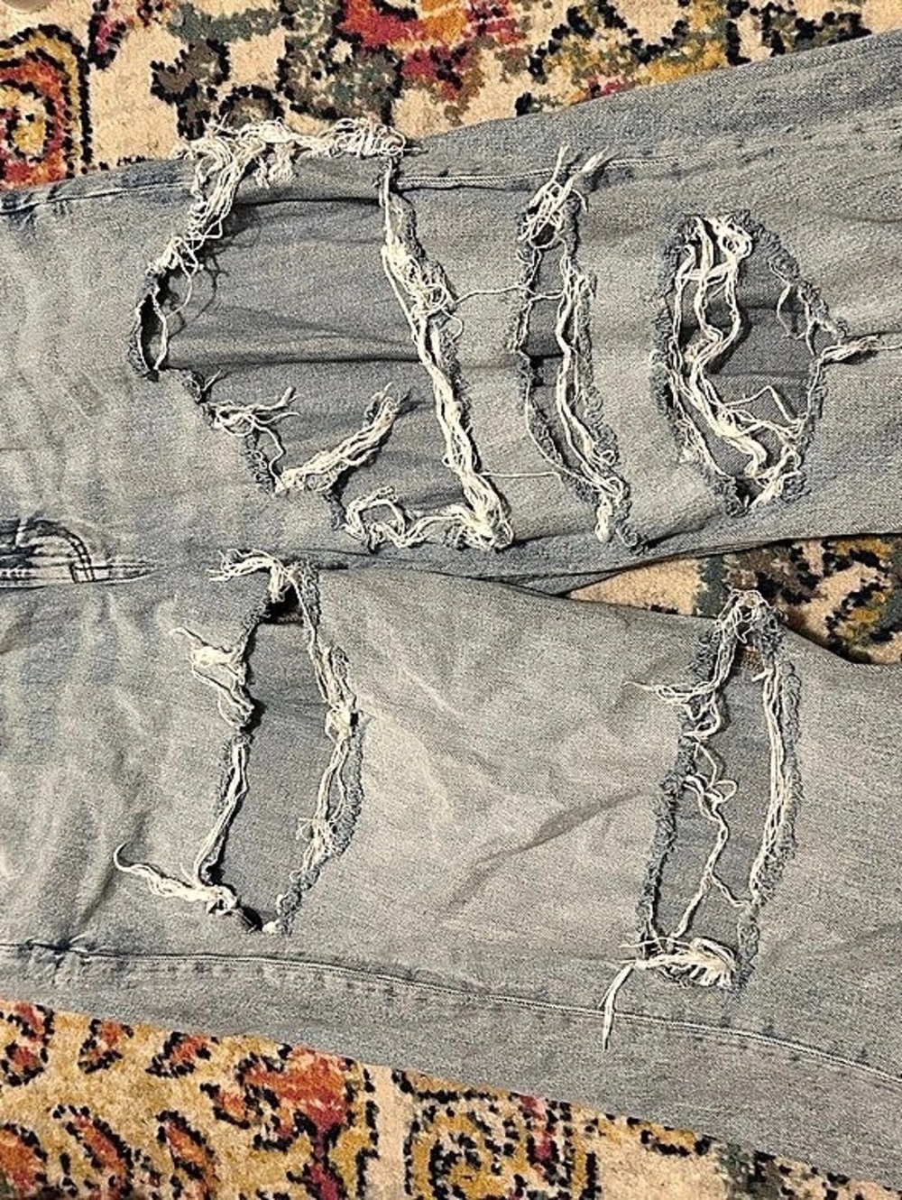 American Eagle AE Ripped Mom Jean Boyfriend Jeans in Blue
